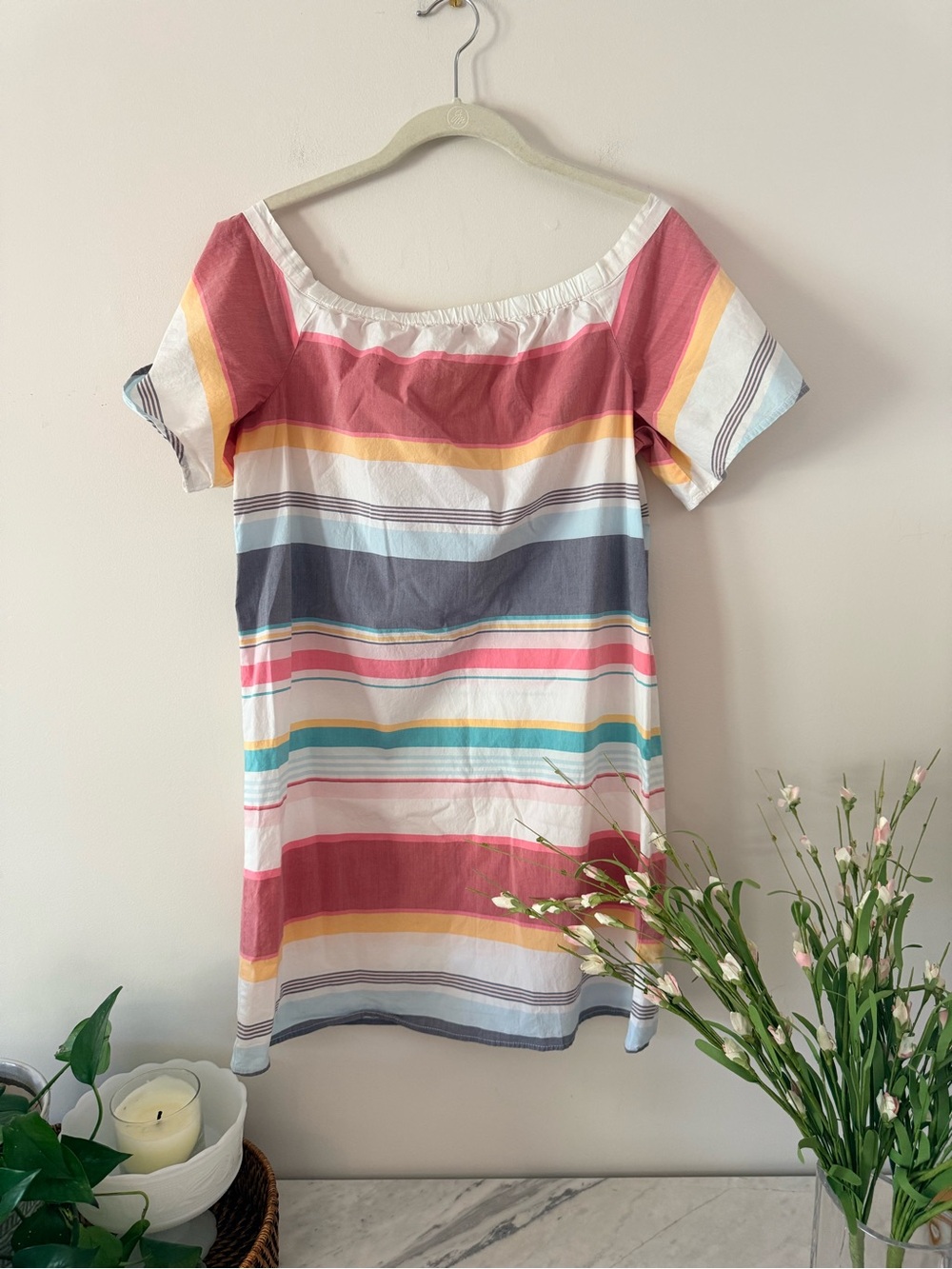 Tommy Hilfiger Striped Off-Shoulder Short Sleeve Dress - Multi Color. Size Medi